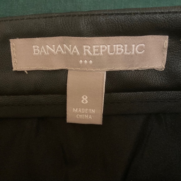 BANANA REPUBLIC black vegan leather zipper skirt - Picture 4 of 5